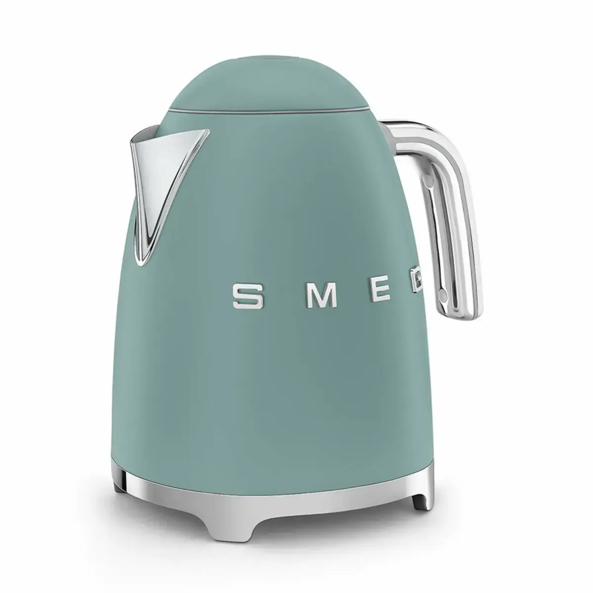 Smeg kettle in matte emerald green finish