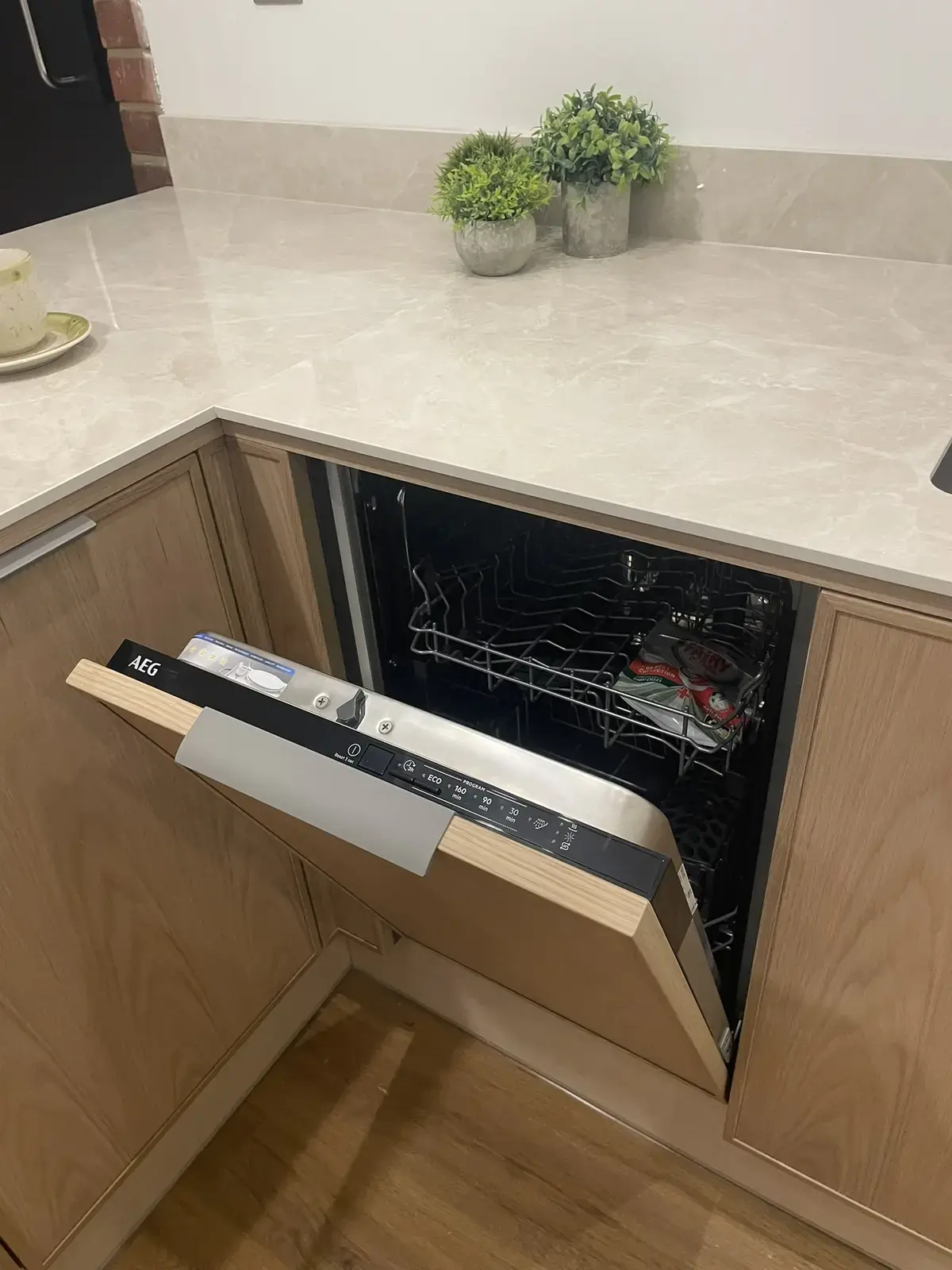 sustique supplied puustelli miinus kitchen in nsbrc renovation house - AEG slimline dishwasher